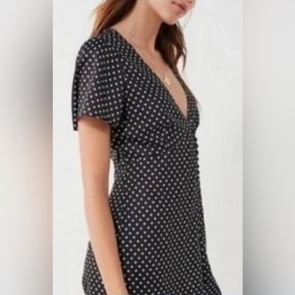 NWT Urban Outfitters Kimchi Blue Women’s Size Medium Polka Dot Romper - Picture 2 of 7